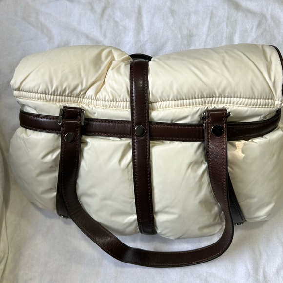 Monclear off-white puffer shoulder hand bag - Picture 2 of 9
